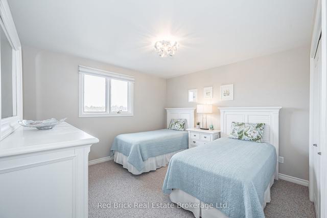 28 Bathgate Dr, House detached with 4 bedrooms, 4 bathrooms and 4 parking in Guelph ON | Image 17