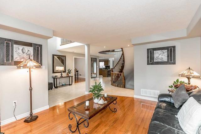 202 Cumming Dr, House detached with 3 bedrooms, 4 bathrooms and 5 parking in Barrie ON | Image 37