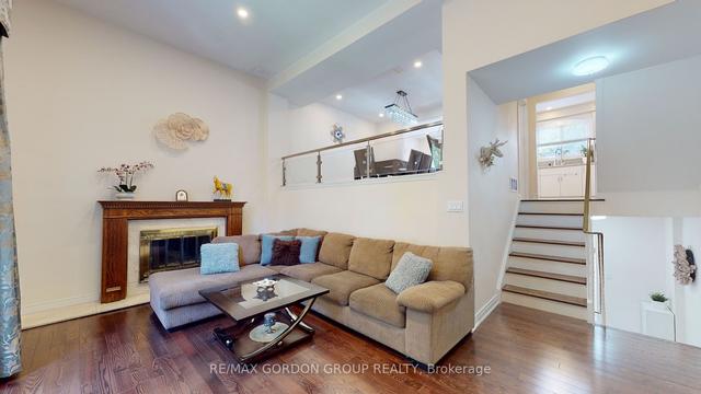 6 - 90 Crockamhill Dr E, Townhouse with 3 bedrooms, 3 bathrooms and 2 parking in Toronto ON | Image 37