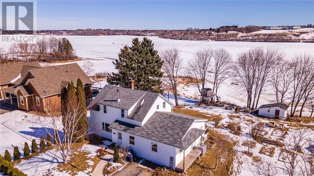 1635 Riverside Drive, House detached with 4 bedrooms, 2 bathrooms and null parking in Bathurst NB | Image 5