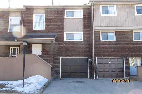 80 Permfield Path, Townhouse with 3 bedrooms, 2 bathrooms and 2 parking in Toronto ON | Image 1