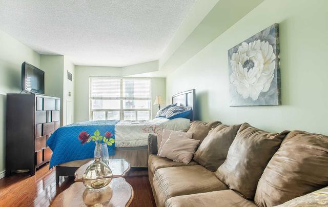 910 - 335 Webb Dr, Condo with 2 bedrooms, 2 bathrooms and 1 parking in Mississauga ON | Image 12