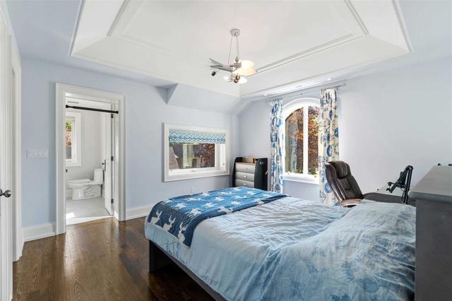25 Sifton Crt, House detached with 4 bedrooms, 8 bathrooms and 9 parking in Toronto ON | Image 16