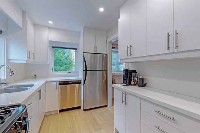 94 Forty First St, House detached with 3 bedrooms, 3 bathrooms and 3 parking in Toronto ON | Image 34
