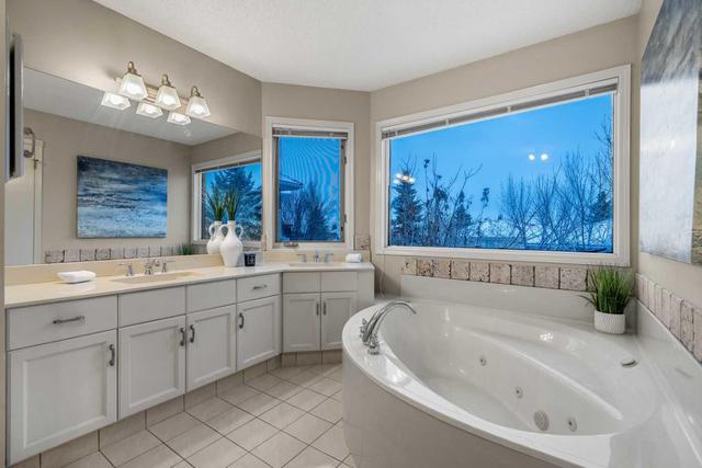 118 Sienna Hills Drive Sw, House detached with 4 bedrooms, 3 bathrooms and 4 parking in Calgary AB | Image 32