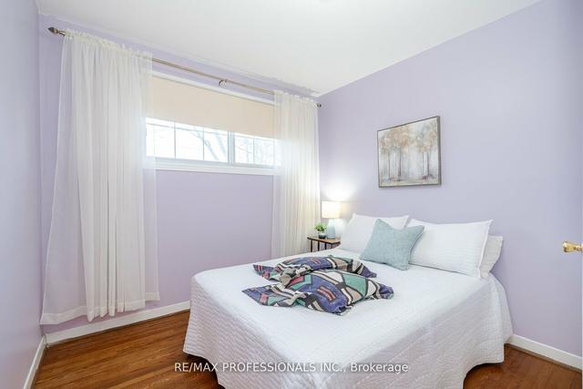 27 Honbury Rd, House detached with 3 bedrooms, 3 bathrooms and 3 parking in Toronto ON | Image 8