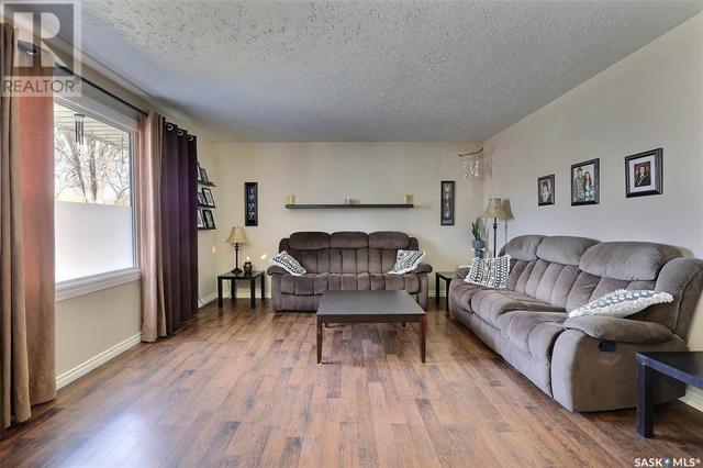 309 Coldwell Road, House detached with 4 bedrooms, 2 bathrooms and null parking in Regina SK | Image 5