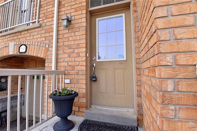 7157 Triumph Lane, House attached with 3 bedrooms, 2 bathrooms and 1 parking in Mississauga ON | Image 2