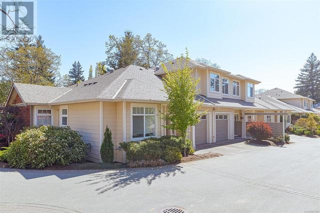 84 - 850 Parklands Dr, House attached with 2 bedrooms, 2 bathrooms and 2 parking in Esquimalt BC | Image 1