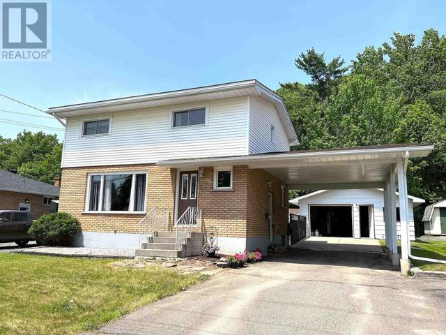 22 Creery Ave, Sault Ste. Marie, ON, P6B1G8 | Card Image