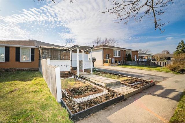6895 Warden Avenue, House semidetached with 3 bedrooms, 1 bathrooms and null parking in Niagara Falls ON | Image 4