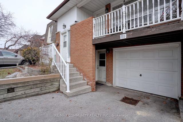 71 Snowhill Cres, House semidetached with 3 bedrooms, 2 bathrooms and 3 parking in Toronto ON | Image 29