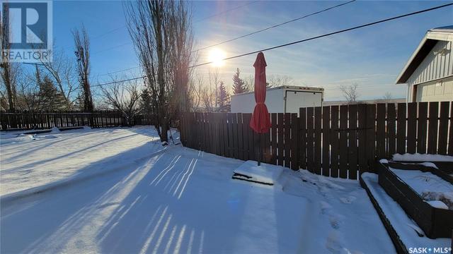 335 Yukon Avenue, House detached with 5 bedrooms, 3 bathrooms and null parking in Kerrobert SK | Image 39