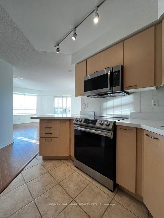 604 - 140 Bathurst St, Condo with 2 bedrooms, 1 bathrooms and 1 parking in Toronto ON | Image 23