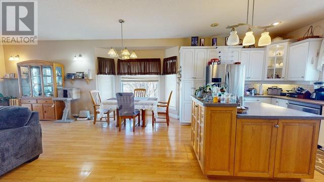 9000 111 Avenue, House detached with 4 bedrooms, 3 bathrooms and null parking in Fort St. John BC | Image 9