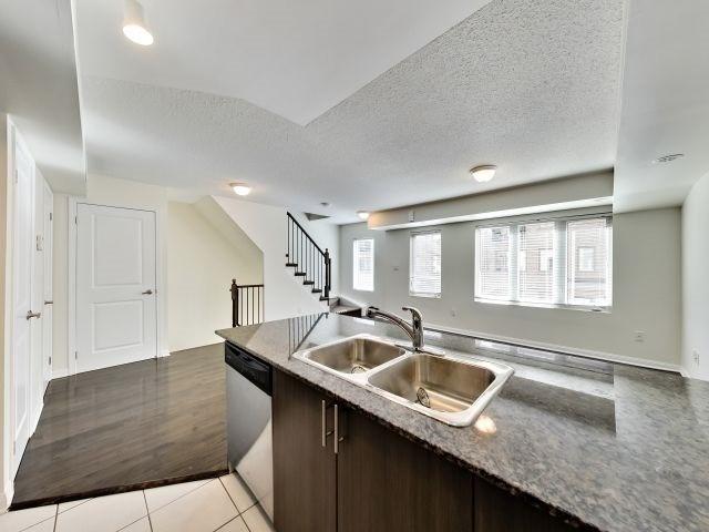 th210 - 16 Foundry Ave, Townhouse with 3 bedrooms, 2 bathrooms and 1 parking in Toronto ON | Image 5