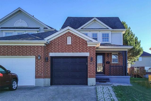 813 Fairway Cres, House attached with 3 bedrooms, 3 bathrooms and 3 parking in Kitchener ON | Card Image