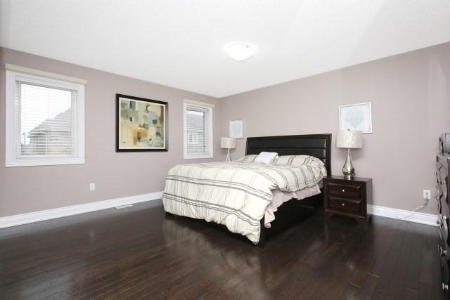 581 Snider Terr, House detached with 4 bedrooms, 3 bathrooms and 2 parking in Milton ON | Image 11