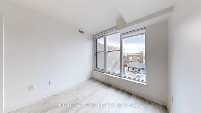 410 - 2 Augusta Ave, Condo with 1 bedrooms, 2 bathrooms and 0 parking in Toronto ON | Image 4