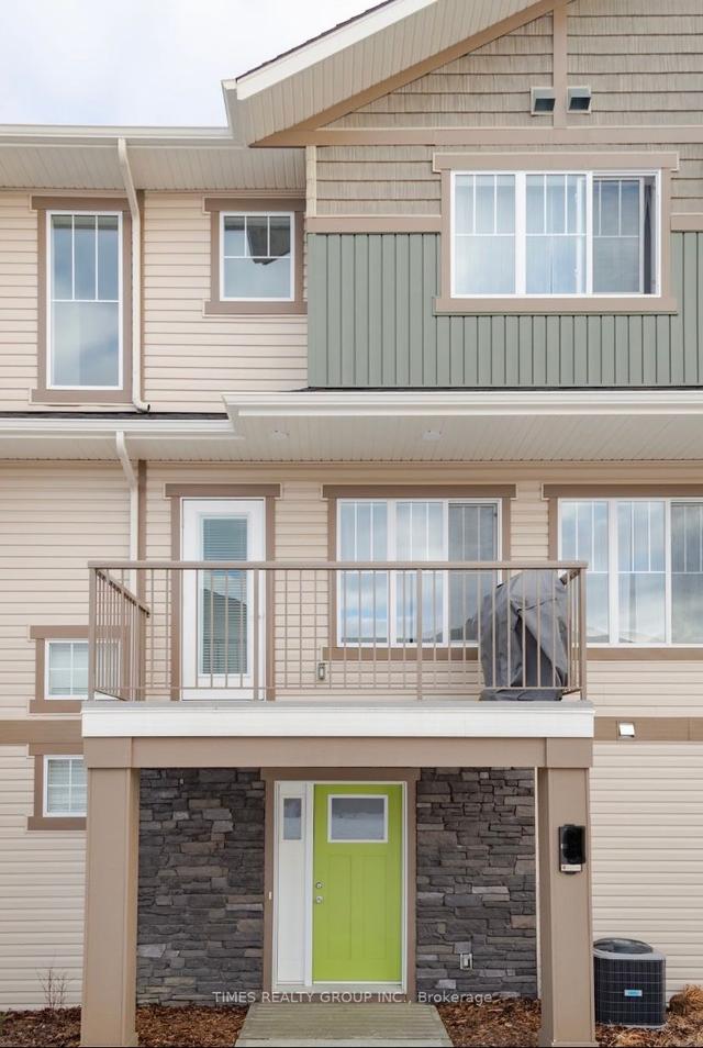 12815 Cumberland Rd. Nw, Townhouse with 3 bedrooms, 3 bathrooms and 2 parking in Edmonton AB | Image 2