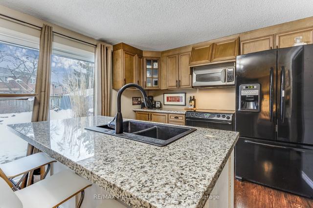 27 Virgilwood Cres, House detached with 3 bedrooms, 3 bathrooms and 4 parking in Barrie ON | Image 4