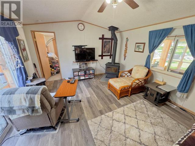 2446 Hwy 3, House other with 2 bedrooms, 2 bathrooms and null parking in Central Kootenay B BC | Image 15