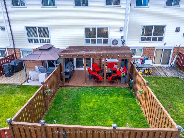 84 Kingham Rd, Townhouse with 3 bedrooms, 2 bathrooms and 1 parking in Halton Hills ON | Image 20