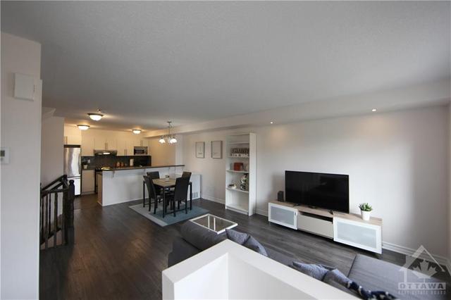 a - 271 Titanium Private, House attached with 2 bedrooms, 2 bathrooms and 1 parking in Ottawa ON | Image 6