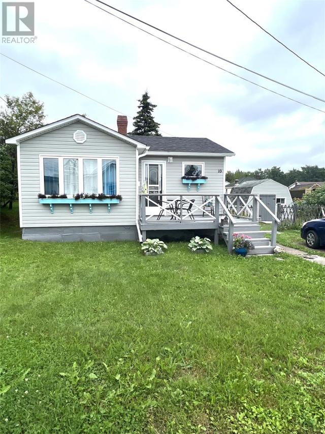 10 Strongs Road, House detached with 2 bedrooms, 1 bathrooms and null parking in Botwood NL | Image 2