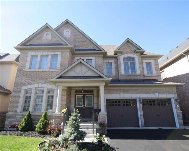 104 Royal West Dr, House detached with 3 bedrooms, 4 bathrooms and 2 parking in Brampton ON | Image 1