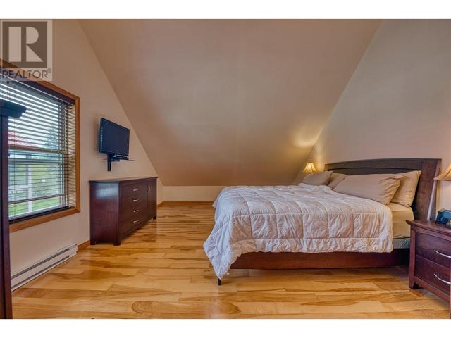 7390 Fintry Delta Road, House detached with 3 bedrooms, 3 bathrooms and 8 parking in Central Okanagan West BC | Image 26