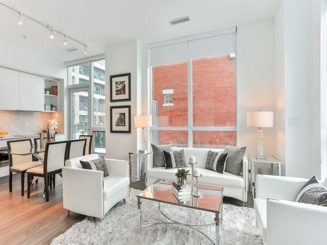 104 - 377 Madison Ave, Condo with 2 bedrooms, 2 bathrooms and 1 parking in Toronto ON | Image 8