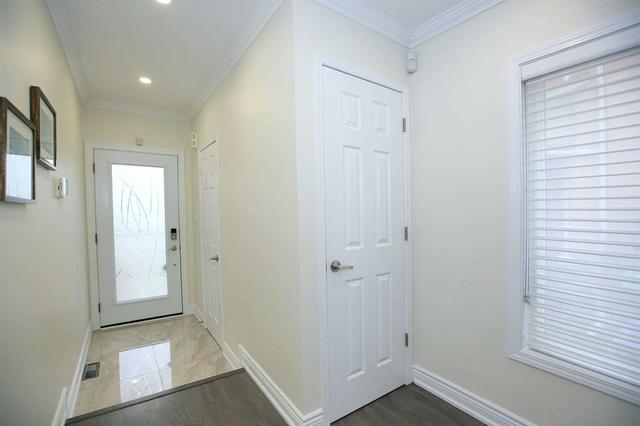 31 Milkweed Cres, House semidetached with 3 bedrooms, 2 bathrooms and 3 parking in Brampton ON | Image 19