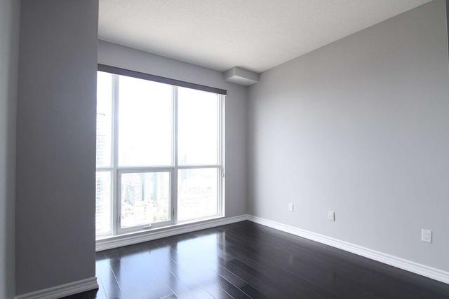 4815 - 386 Yonge St, Condo with 2 bedrooms, 2 bathrooms and 1 parking in Toronto ON | Image 18
