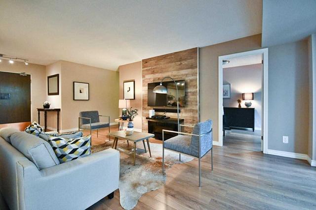 405 - 40 Chichester Pl, Condo with 2 bedrooms, 1 bathrooms and 1 parking in Toronto ON | Image 4