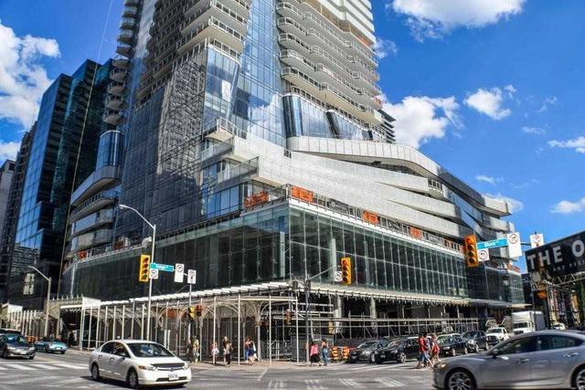 4607 - 1 Bloor St E, Condo with 2 bedrooms, 2 bathrooms and 0 parking in Toronto ON | Image 1