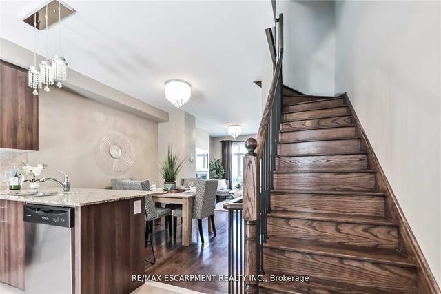b - 135b Finch Ave E, House attached with 3 bedrooms, 3 bathrooms and 2 parking in Toronto ON | Image 2