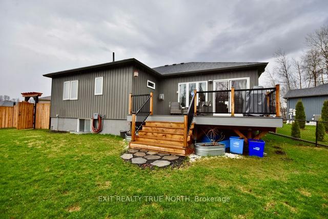 15 Cardinal Crt, House detached with 2 bedrooms, 2 bathrooms and 6 parking in Tay ON | Image 19
