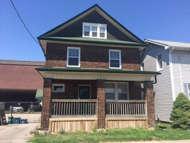 Upper - 20 William St, House detached with 3 bedrooms, 1 bathrooms and 1 parking in Oshawa ON | Image 1