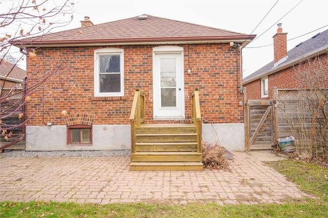 46 Rothsay Ave, House detached with 2 bedrooms, 2 bathrooms and 4 parking in Toronto ON | Image 8