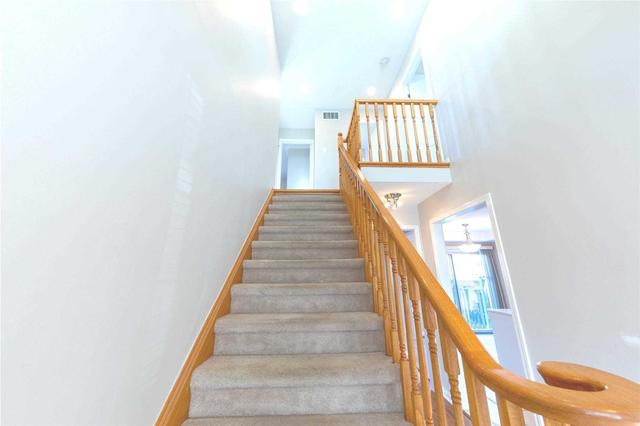 1355 Ridgebank Dr, House detached with 3 bedrooms, 3 bathrooms and 3 parking in Oakville ON | Image 21