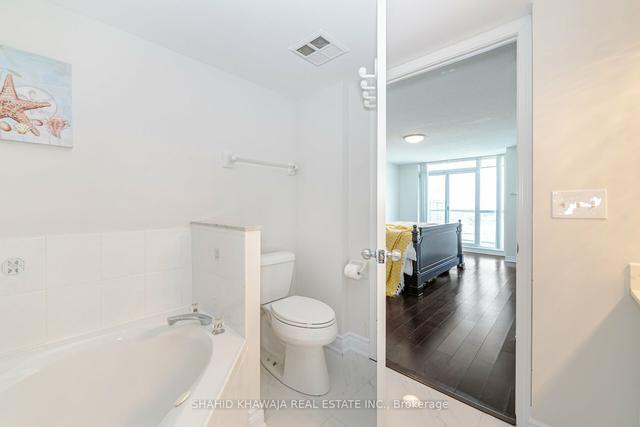 1005 - 2585 Erin Centre Blvd, Condo with 2 bedrooms, 2 bathrooms and 2 parking in Mississauga ON | Image 14