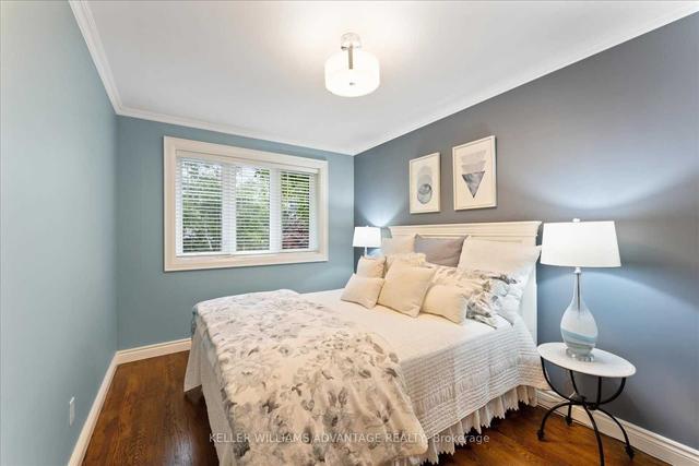 43 Somerdale Sq, House detached with 4 bedrooms, 2 bathrooms and 3 parking in Toronto ON | Image 3