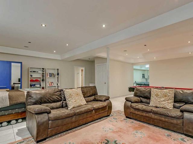 502 Ravineview Way, House detached with 5 bedrooms, 5 bathrooms and 2 parking in Oakville ON | Image 16