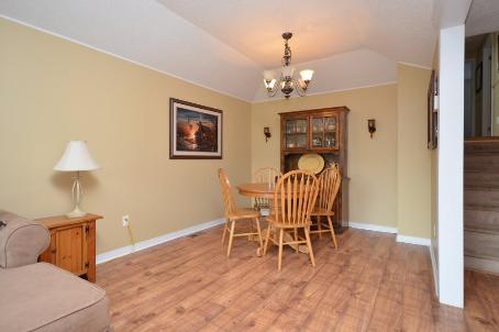 62 Amelia St, House detached with 3 bedrooms, 2 bathrooms and 2 parking in Orangeville ON | Image 3
