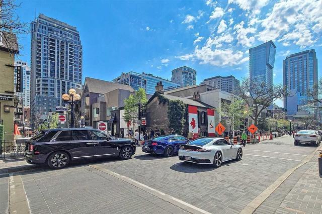 2603 - 18 Yorkville Ave, Condo with 2 bedrooms, 2 bathrooms and 2 parking in Toronto ON | Image 35