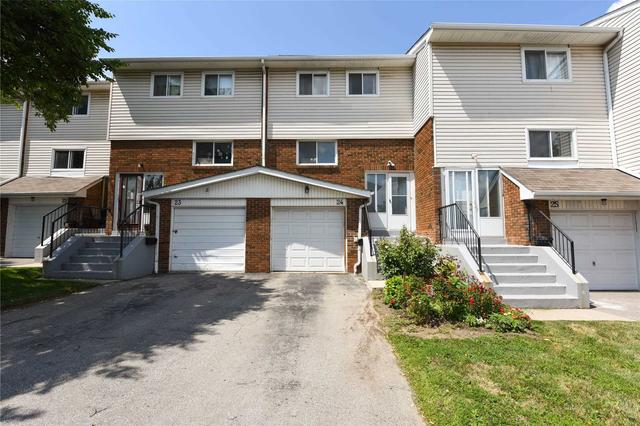 24 Franklin Crt, Townhouse with 3 bedrooms, 2 bathrooms and 2 parking in Brampton ON | Image 1