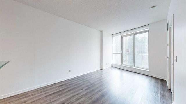2205 - 8 York St, Condo with 1 bedrooms, 1 bathrooms and 0 parking in Toronto ON | Image 6