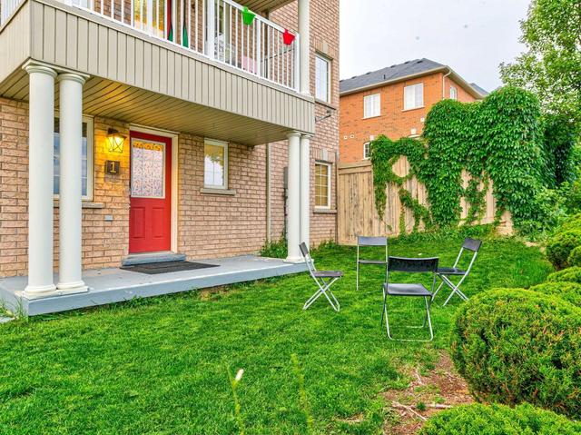 1 Berringer Grve, House attached with 3 bedrooms, 4 bathrooms and 3 parking in Brampton ON | Image 12