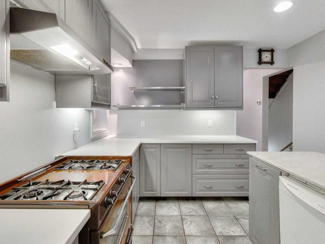258 Erskine Ave, House detached with 4 bedrooms, 3 bathrooms and 5 parking in Toronto ON | Image 3